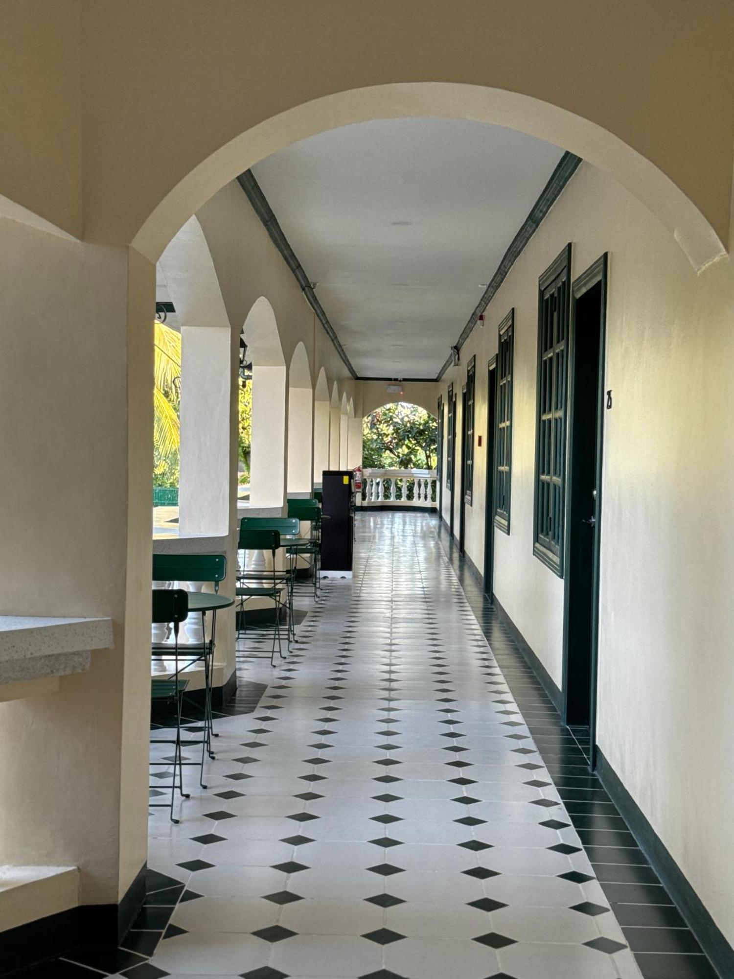 La Planta Hotel And Restaurant, Inc. Bais Exterior foto