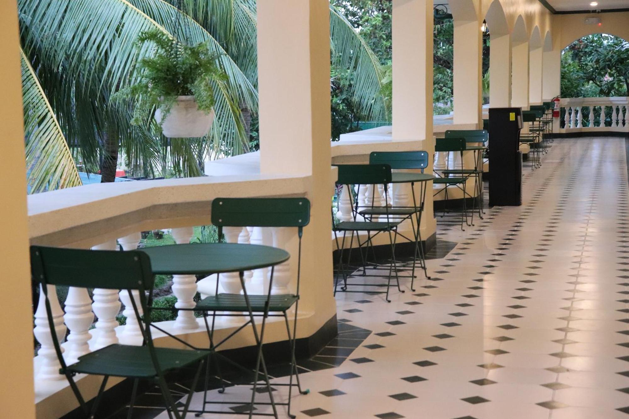La Planta Hotel And Restaurant, Inc. Bais Exterior foto