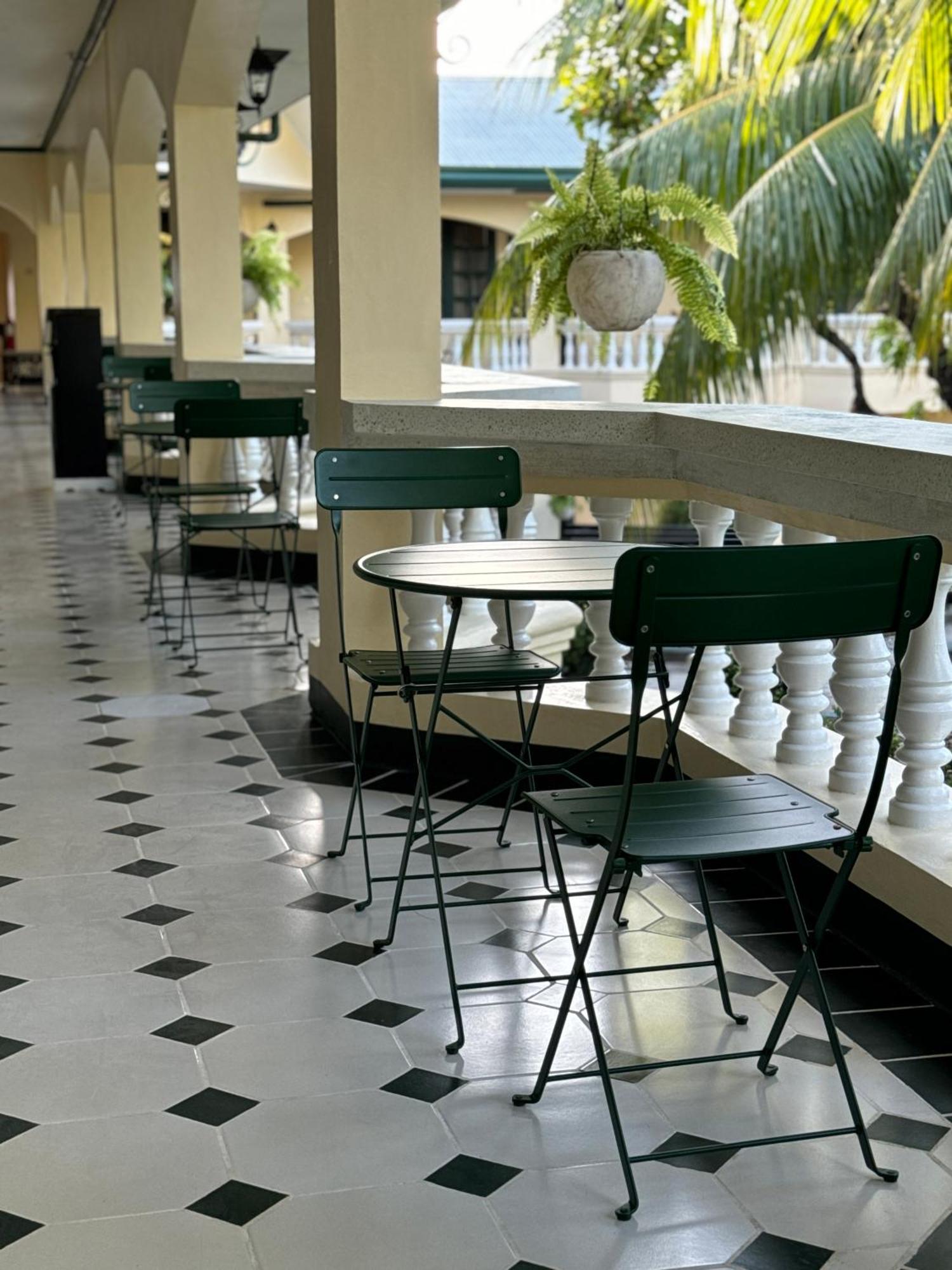La Planta Hotel And Restaurant, Inc. Bais Exterior foto